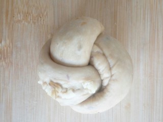 20、#甜味#红糖红枣核桃面包,封口朝下放