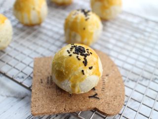 28、蛋黄酥黄油版,百吃不腻