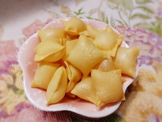 10、烤豆皮【好多鱼】,撒上些椒盐，不错的小食。