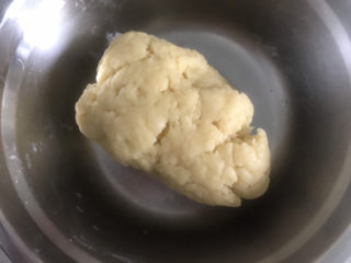 7、巧克力螺旋饼干,再揉成面团