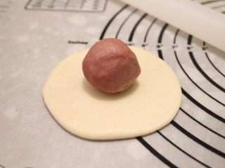 6、4色蛋黄酥,水油皮包住油酥皮