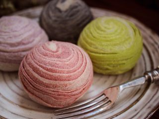 17、4色蛋黄酥,层次分明