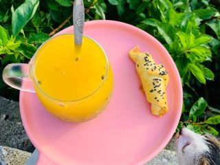 30、腊肠牛角包,喵喵说他也喜欢。