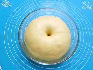 7、原味吐司,手指沾面粉戳一小洞，不反弹不回缩即发酵成功