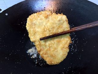 18、美味的日式炸猪排,再炸2分钟，夹起