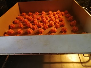 6、红薯干,烤箱100度一小时。