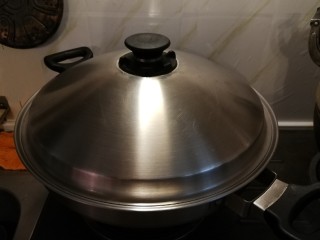 12、菠菜鸡蛋糕,蒸制时间根据餐盒大小  高矮酌情调整  我的餐盒比较厚  用了20分钟