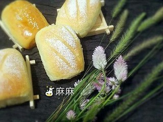 16、淡奶油餐包,成品图