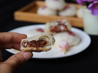 28、玫瑰鲜花饼,很薄的酥皮，层层起酥的玫瑰鲜花饼，