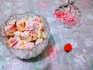 15、草莓雪花酥,美食分享。