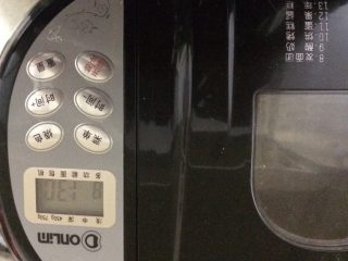 2、椰蓉吐司,选择面包机揉面（发面团）功能