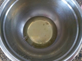 5、圣诞杯子蛋糕,蛋清内滴几滴柠檬汁。