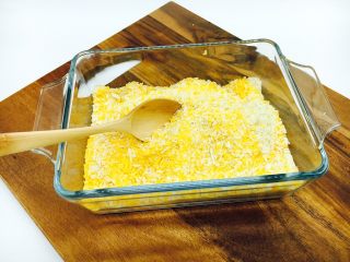 18、会跳舞的大土豆,然后把红白面包糠搅拌均匀