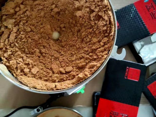 2、纯手工阿胶糕,急用可打粉！不急用的话可以拍碎用黄酒泡