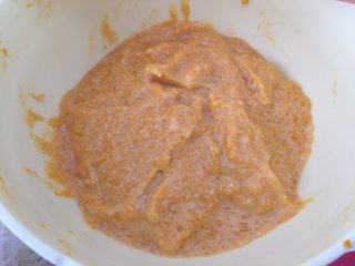 12、芝香南瓜黄金软包,搅拌至黄油完全吸收了