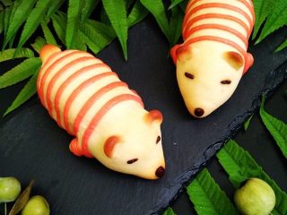 17、＃甜味＃暖暖熊香肠烧果子,成品图。