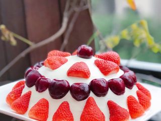 16、草莓季的惊喜——草莓炸弹蛋糕,成品图