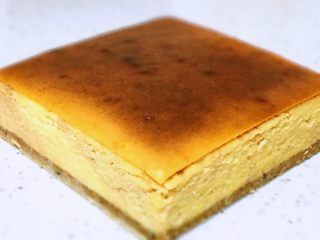 27、云石芝士蛋糕,芝士蛋糕冷却后再脱模。