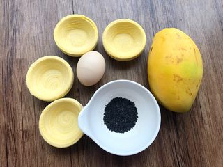 1、芒果酥,食材合影