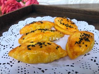 9、芒果酥,芒果酥烤好了，特别特别好吃，香酥可口，一口气能吃好几个。