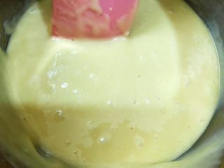 6、花生酱夹心玛德琳蛋糕,翻拌均匀无颗粒