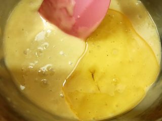 9、花生酱夹心玛德琳蛋糕,面糊里加入玉米油