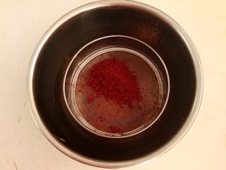 3、红丝绒戚风蛋糕,红曲米粉过筛