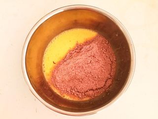 12、红丝绒戚风蛋糕,加入混合粉