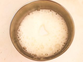 16、红丝绒戚风蛋糕,打发此状再加入1/2白砂糖