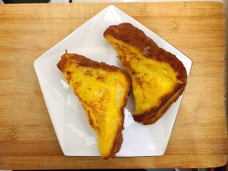 10、美丽早餐开启美好心情之法式多士,两面都煎好了!