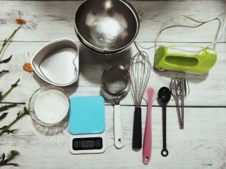 2、四寸戚分蛋糕,准备工具