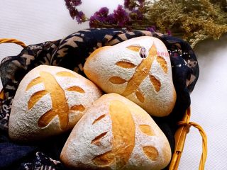 17、淡奶油软欧包,成品图