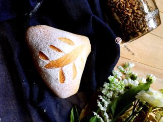 18、淡奶油软欧包,成品图