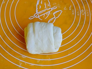 9、椰香吐司,再卷起来