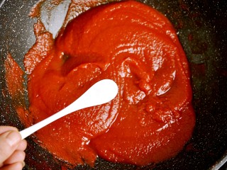 11、超级百搭实用――自制番茄酱,加入1小勺盐