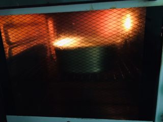 15、菠菜戚风蛋糕,上下火180度55分钟。