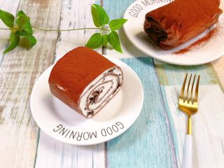 16、奥利奥可可毛巾卷,用锯齿刀切块食用