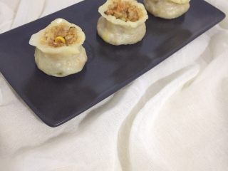 23、糯米烧卖,是不是更好看，关键很好吃哦！糯米粘也有嚼劲，配着肉香味更好吃