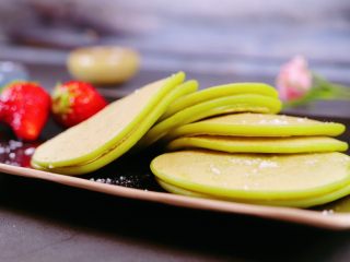 12、抹茶酸奶松饼,撒上糖粉