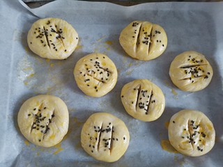 13、板栗饼,撒上黑芝麻