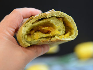 21、抹茶凤梨全麦面包,味道很不错。