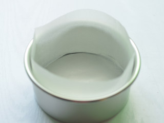 17、可可海绵蛋糕,6寸模具中垫入油纸