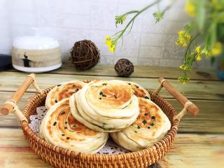 16、发面葱油饼,成品图