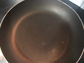 20、紫薯甜饼,平底锅小火烧热