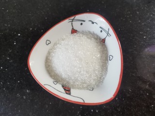 3、黄金玉米饼,准备白糖