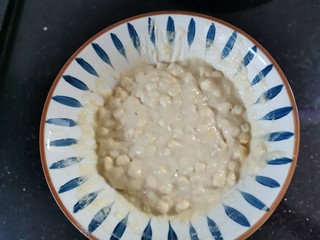 10、黄金玉米饼,搅拌成面糊