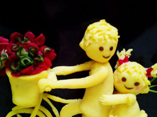 23、#感恩节食谱#绿豆沙之父爱如山,竹签扎一点火龙果肉做小辫子上的蝴蝶结。