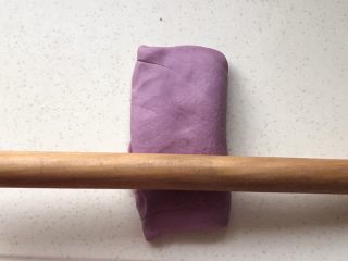 21、双色花卷,也可以用擀面杖来碾压