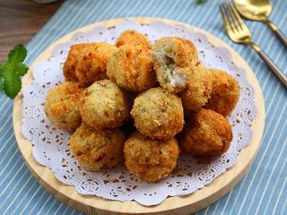 13、香酥炸芋丸,外酥里嫩