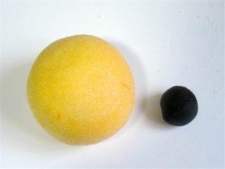 7、维尼豆沙馒头,揉成光滑面团后，取20克加入黑可可粉，揉成一个可可黑面团